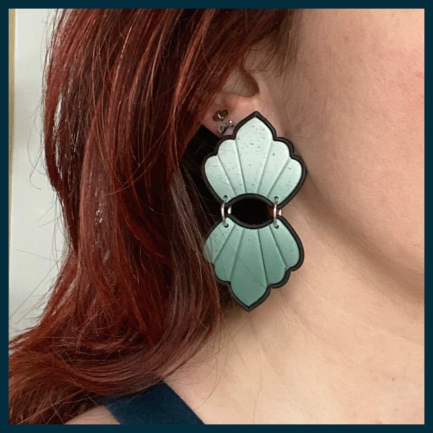 The Seashell in Pride – ModerneHarloweCo